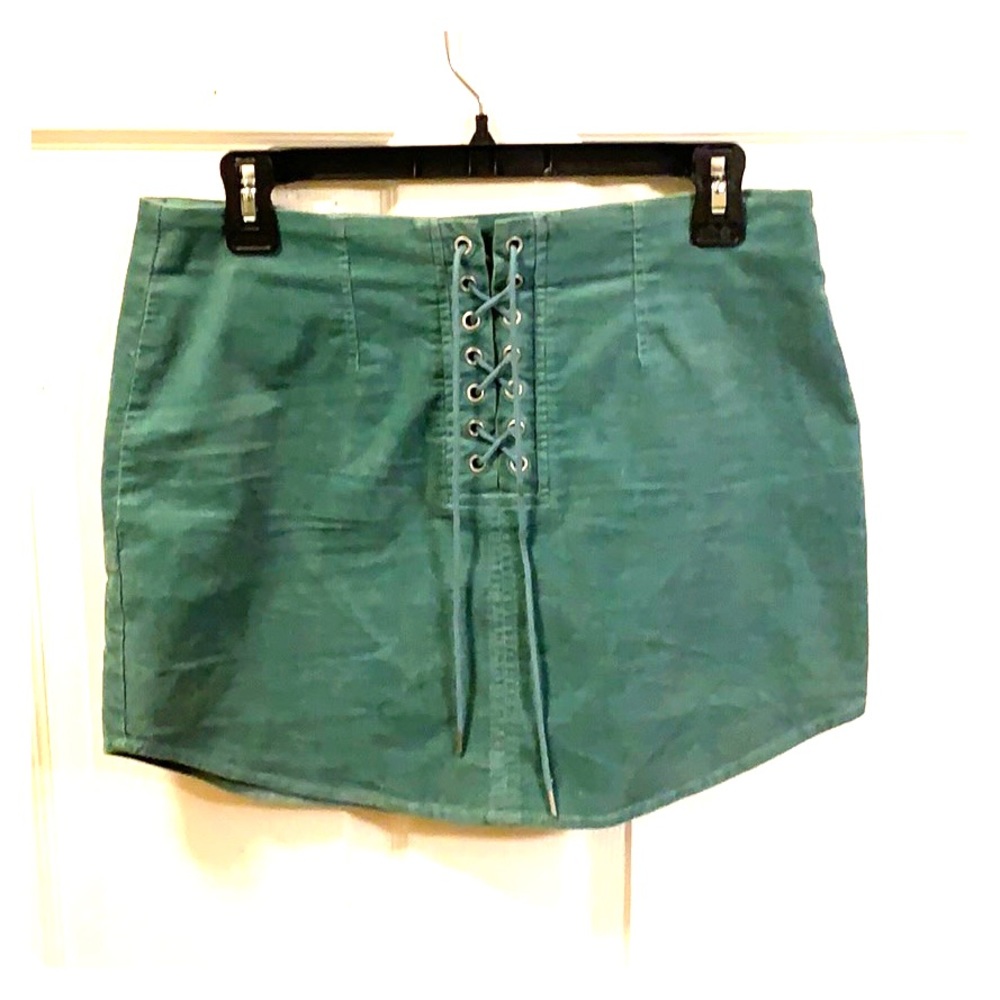 Forever 21 women’s Corduroy skirt size medium